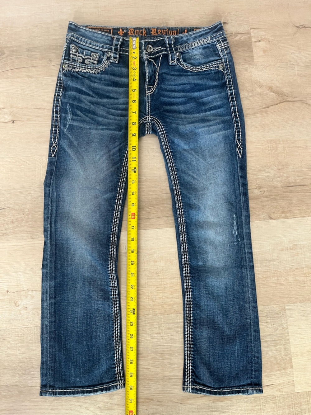 Y2K Rock Revival Capri jeans in Serena